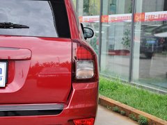 2014款 2.4L 自动 四驱蛇行珍藏版 5座