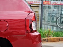 2014款 2.4L 自动 四驱蛇行珍藏版 5座