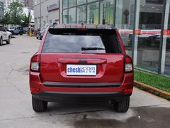 2014款 2.4L 自动 四驱蛇行珍藏版 5座