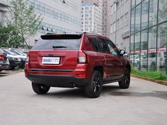 2014款 2.4L 自动 四驱蛇行珍藏版 5座