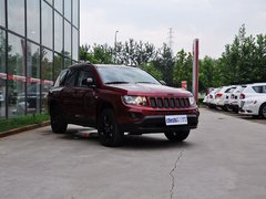 2014款 2.4L 自动 四驱蛇行珍藏版 5座