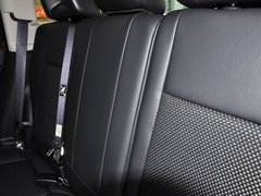 2014款 2.4L 自动 四驱蛇行珍藏版 5座