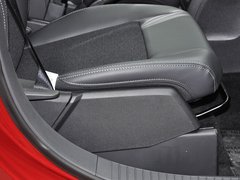 2014款 2.4L 自动 四驱蛇行珍藏版 5座