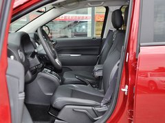 2014款 2.4L 自动 四驱蛇行珍藏版 5座