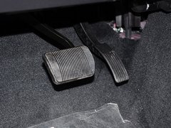 2014款 2.4L 自动 四驱蛇行珍藏版 5座