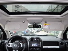 2014款 2.4L 自动 四驱蛇行珍藏版 5座