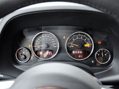 2014款 2.4L 自动 四驱蛇行珍藏版 5座