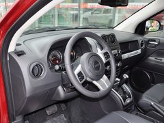 2014款 2.4L 自动 四驱蛇行珍藏版 5座