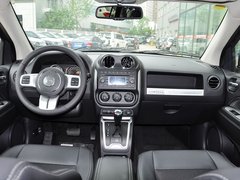 2014款 2.4L 自动 四驱蛇行珍藏版 5座