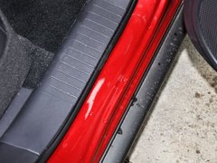 2014款 2.4L 自动 四驱蛇行珍藏版 5座