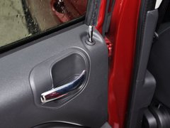 2014款 2.4L 自动 四驱蛇行珍藏版 5座