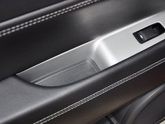 2014款 2.4L 自动 四驱蛇行珍藏版 5座