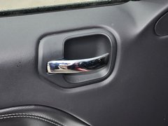 2014款 2.4L 自动 四驱蛇行珍藏版 5座