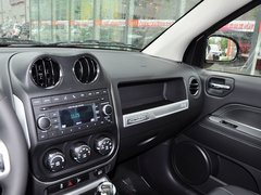 2014款 2.4L 自动 四驱蛇行珍藏版 5座