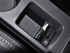 2014款 2.4L 自动 四驱蛇行珍藏版 5座