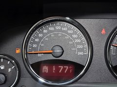 2014款 2.4L 自动 四驱蛇行珍藏版 5座