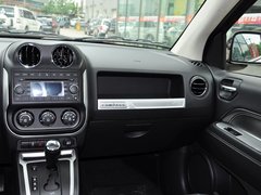 2014款 2.4L 自动 四驱蛇行珍藏版 5座