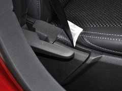 2014款 2.4L 自动 四驱蛇行珍藏版 5座