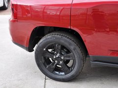 2014款 2.4L 自动 四驱蛇行珍藏版 5座
