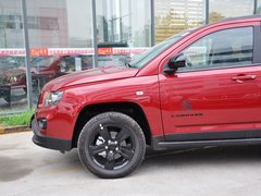 2014款 2.4L 自动 四驱蛇行珍藏版 5座