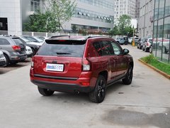 2014款 2.4L 自动 四驱蛇行珍藏版 5座