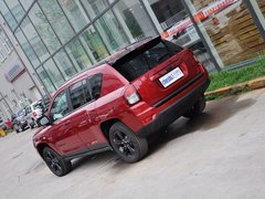 2014款 2.4L 自动 四驱蛇行珍藏版 5座