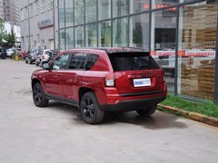 2014款 2.4L 自动 四驱蛇行珍藏版 5座