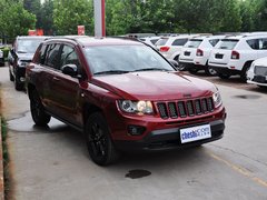 2014款 2.4L 自动 四驱蛇行珍藏版 5座
