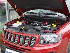 2014款 2.4L 自动 四驱蛇行珍藏版 5座
