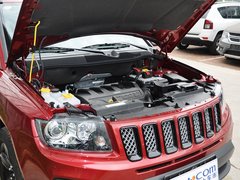 2014款 2.4L 自动 四驱蛇行珍藏版 5座