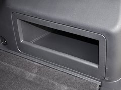 2014款 2.4L 自动 四驱蛇行珍藏版 5座