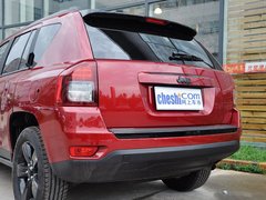 2014款 2.4L 自动 四驱蛇行珍藏版 5座