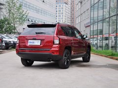 2014款 2.4L 自动 四驱蛇行珍藏版 5座