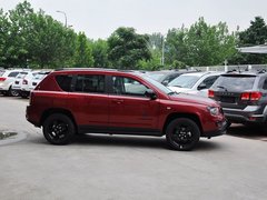2014款 2.4L 自动 四驱蛇行珍藏版 5座