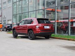 2014款 2.4L 自动 四驱蛇行珍藏版 5座