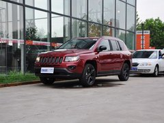 2014款 2.4L 自动 四驱蛇行珍藏版 5座