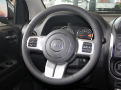 2014款 2.4L 自动 四驱蛇行珍藏版 5座