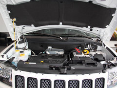 2014款 2.4L 自动 四驱蛇行珍藏版 5座