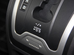 2014款 2.4L 自动 四驱蛇行珍藏版 5座