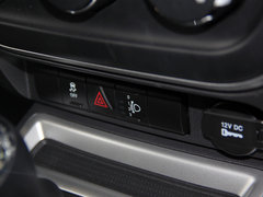2014款 2.4L 自动 四驱蛇行珍藏版 5座