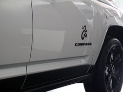2014款 2.4L 自动 四驱蛇行珍藏版 5座