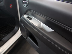 2014款 2.4L 自动 四驱蛇行珍藏版 5座
