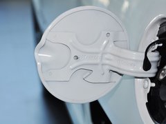 2014款 2.4L 自动 四驱蛇行珍藏版 5座