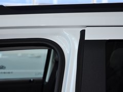2014款 2.4L 自动 四驱蛇行珍藏版 5座