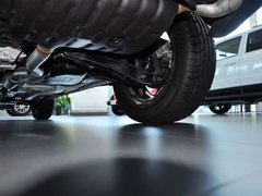2014款 2.4L 自动 四驱蛇行珍藏版 5座