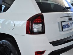 2014款 2.4L 自动 四驱蛇行珍藏版 5座