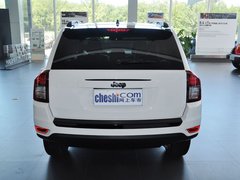2014款 2.4L 自动 四驱蛇行珍藏版 5座
