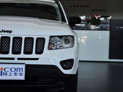 2014款 2.4L 自动 四驱蛇行珍藏版 5座