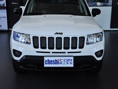 2014款 2.4L 自动 四驱蛇行珍藏版 5座