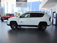 2014款 2.4L 自动 四驱蛇行珍藏版 5座